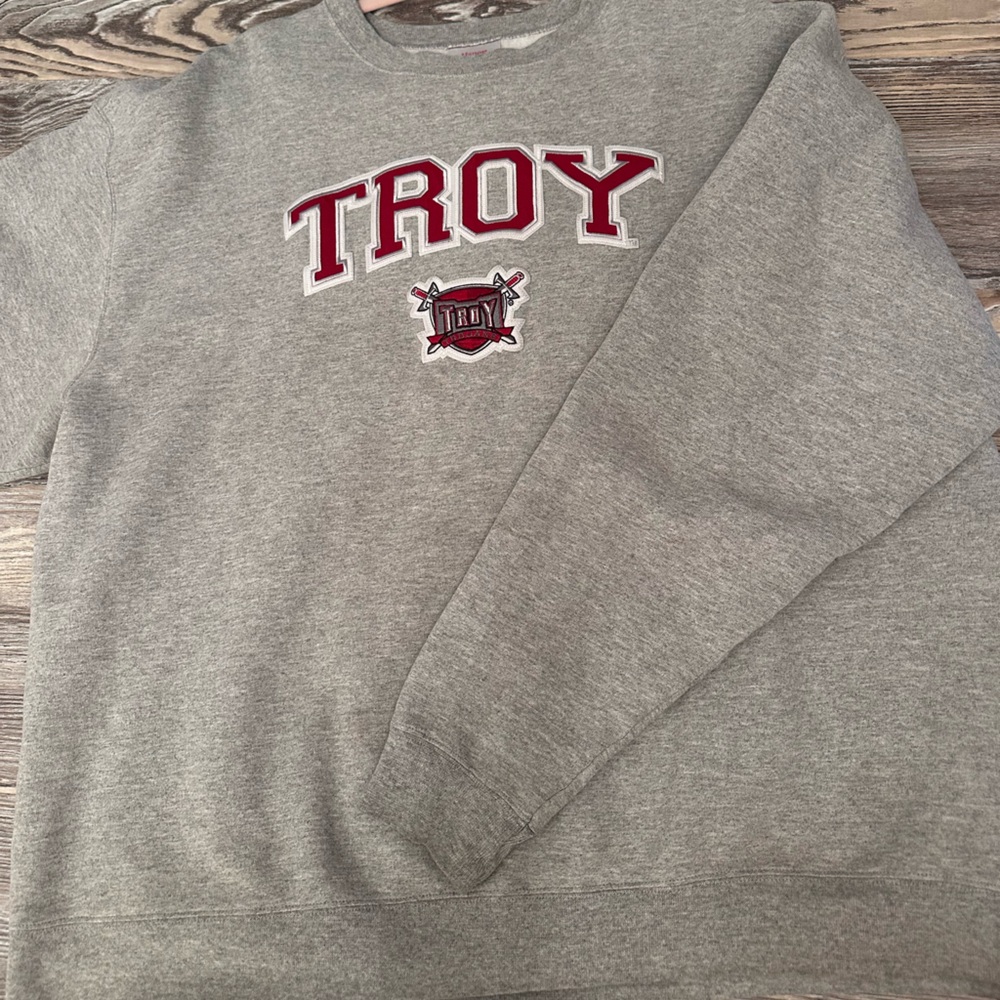 Grey crewneck